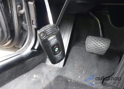 2010 BMW 535 Xi z USA, uszkodzony, nr VIN WBANV9C58AC138434